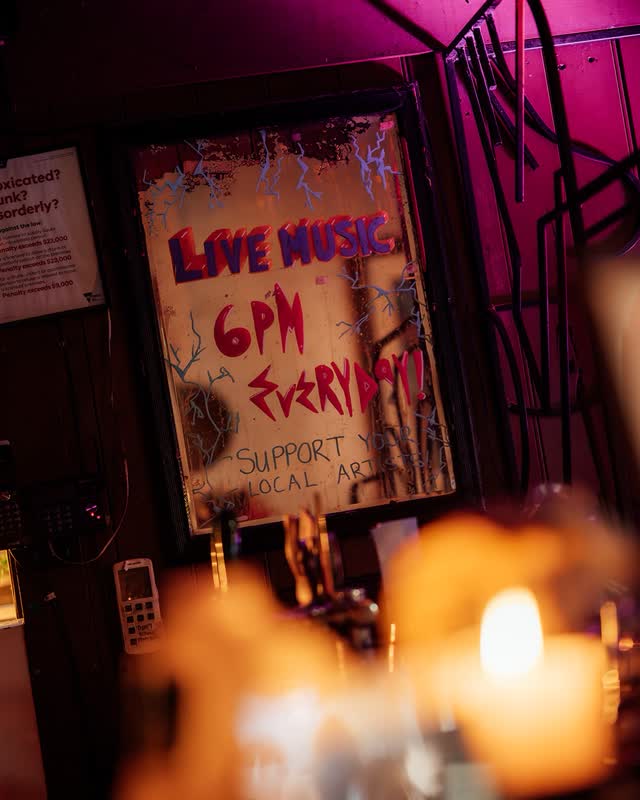 Live from 6pm at the Wes 🎶 Tony Yang playing live in the front bar + our Thursday pasta & wine deal is on 🍝🍷 Drinks flowing, music on, dinner sorted ✨