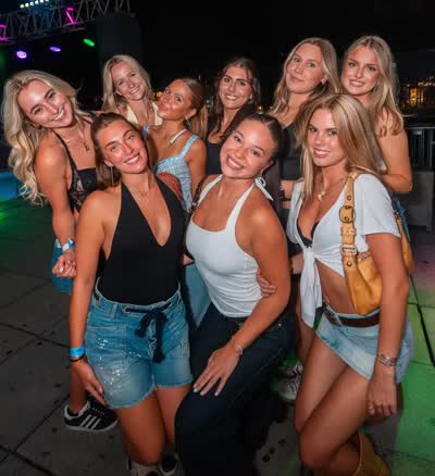 LADIES.. 👯‍♀️ Grab YOUR GIRLS because TONIGHT is all about YOU ✨ #COMEPLAY on the rooftop with 🆓 cover & complimentary champagne for the ladies 🥂 See you TONIGHT for... 🍾 $2 Tequila/Lemon Drop Shots 🤩 $5 Doubles/Grey Goose ⏰ until 11:30PM ✅ Prebanding at 9PM | Doors at 10PM