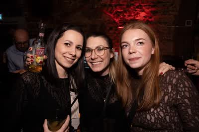 Midweek mood. Weekend loading. FREITAG Urban Night mit @djdeeminque / SAMSTAG Tanzbar mit @_janweis_