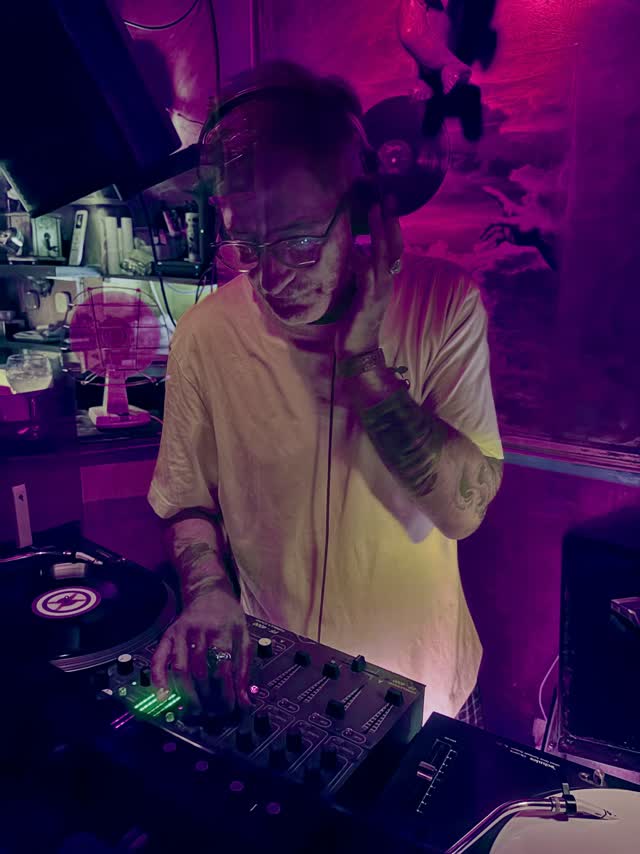 Purple haze night, kilt Sessions produced.
