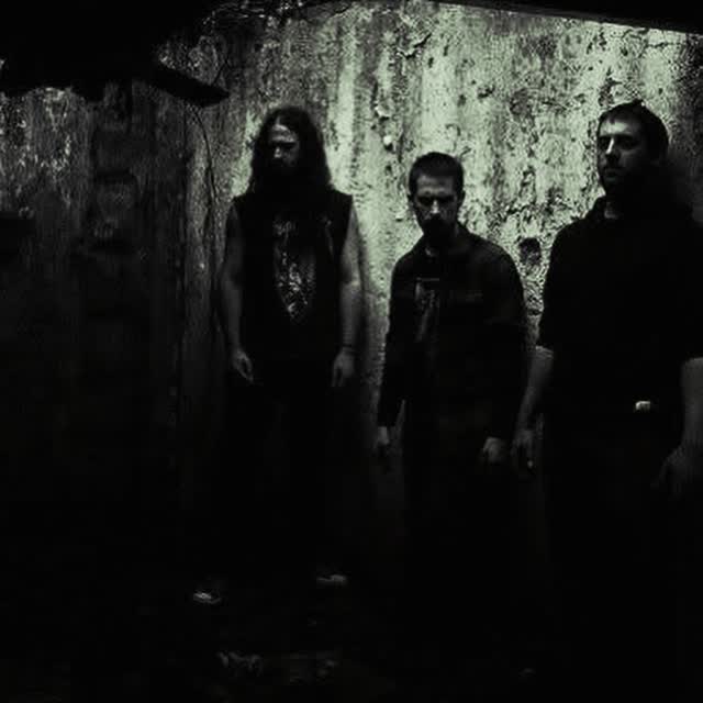 TONIGHT !! Waves of crushing filth as n.ire destroyers @owlcrusher are in town to raise havoc upon thee Black Heart... support from recent Desertfest appearers @iron_slug ... it’s hot, but doom never ceases !! Get down and sink some cold ones