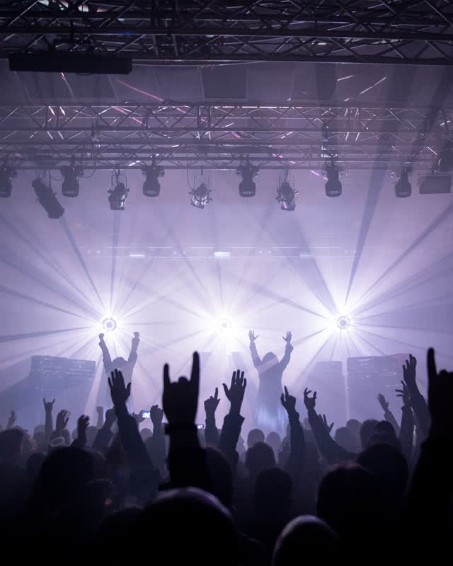 EXTREME SUNN WORSHIP!