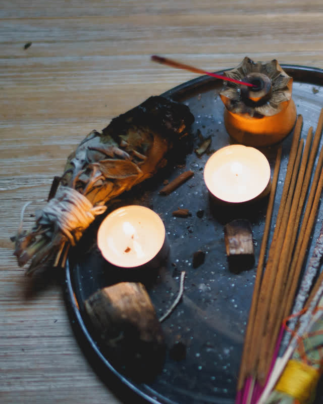 Sunset Yin & Sound Bath / Hypnosis & Sound