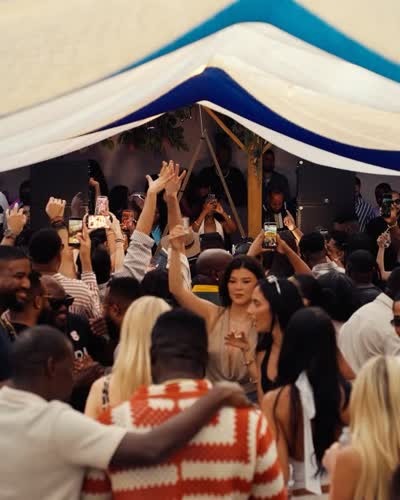 Last Sunday was one for the books 🔥 @dacaposa brought the soundtrack, you brought the energy. Thank you to everyone who joined us and made it another unforgettable Sunday on the rooftop. This Sunday, @bunxapa takes over. Grab your ticket in our bio and we’ll see you on the rooftop 🌞