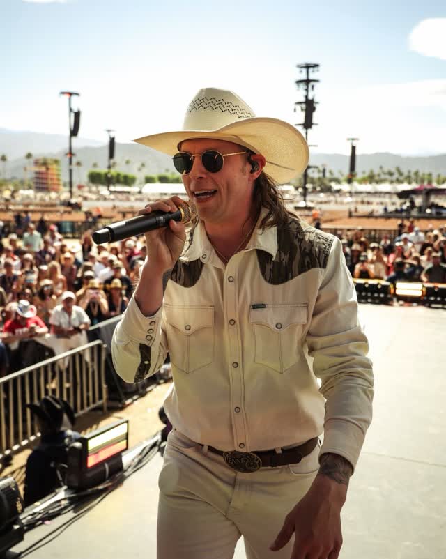 TONIGHT: @redferrin brings his electrifying country tunes to our stage