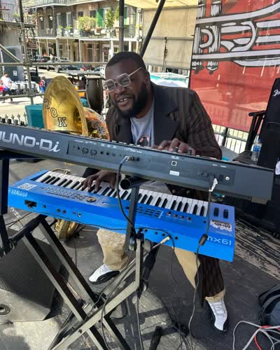 Thee Tim Brown Arrangement Live at Favela Chic