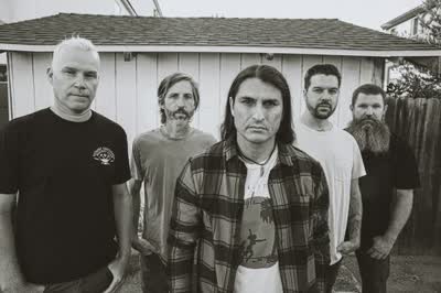 IGNITE a CANCER BATS se valí do Prahy