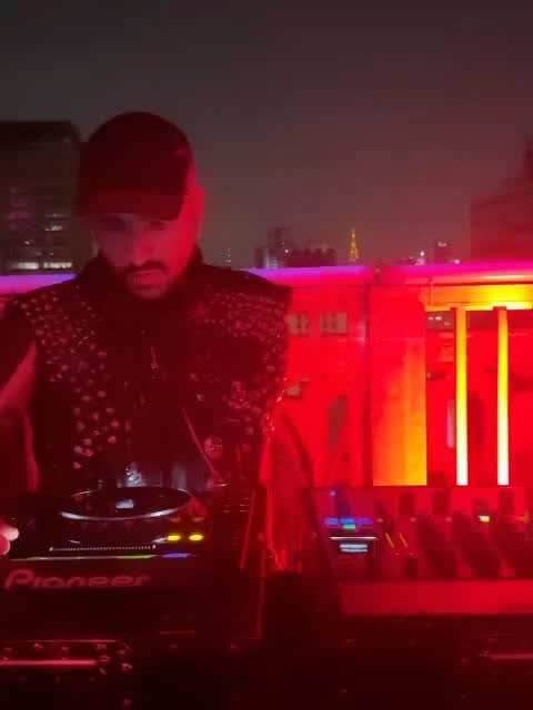 QUINTA - Jerome Sessions