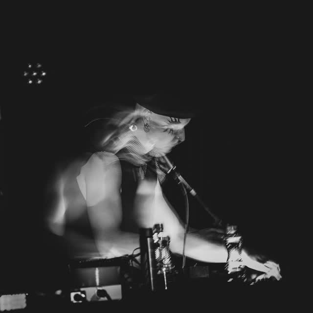 VEIVERIS Live