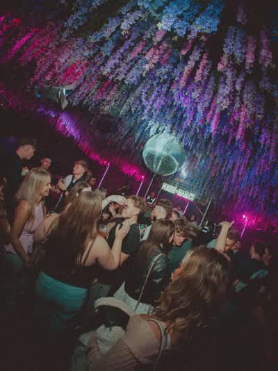bank holiday schedule —> it’s a scorcher, and we’re bringing even more heat with a weekend packed with live + electronic music.