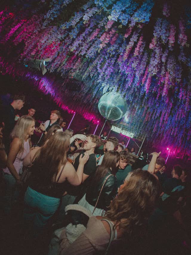 bank holiday schedule —> it’s a scorcher, and we’re bringing even more heat with a weekend packed with live + electronic music.