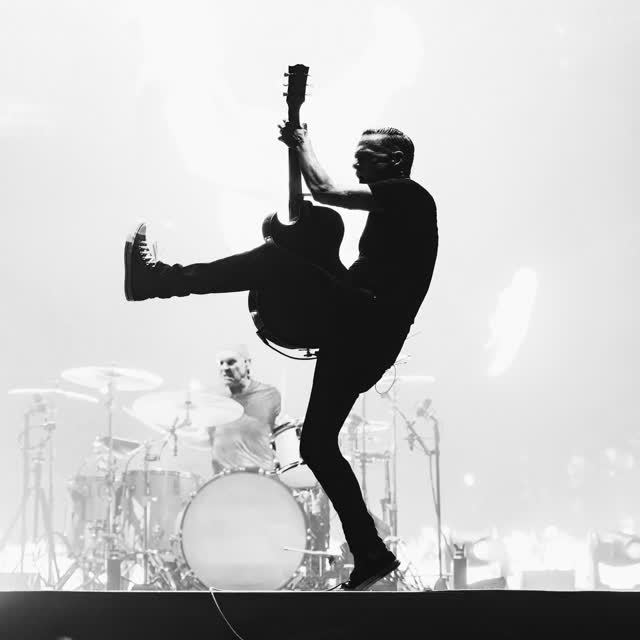 Bryan Adams: Roll With The Punches Tour
