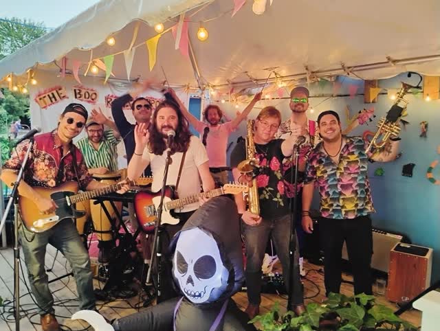 Island Boys Tour