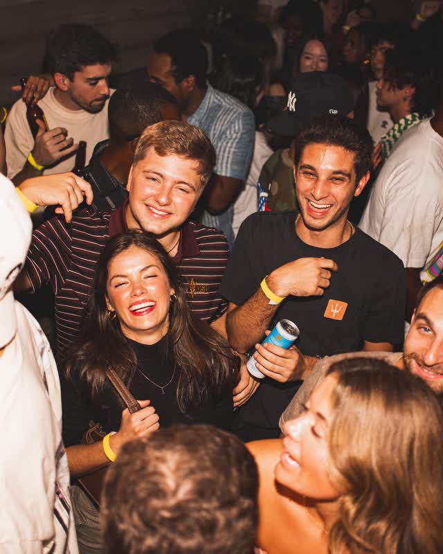 Round two of your weekend reminder 🍾 Off Stage is playing upstairs at Waterfront tonight! Grab a drink, come say hey, and let's get this night started ✨