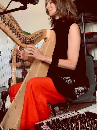 Last days before our show together in Berlin Sunday 06.09 with the wonderful @lconofficial at the very cozy @donau115.. Spending some studio time with the dream spaces we hope we’ll visit together.. If you don't know L CON’s music.. it’s time to discover this special sonic territory♥️ with very special guest who also takes my breath away @missngmusic, and the ever fantastic Foundling @yurisequin .. see you there..