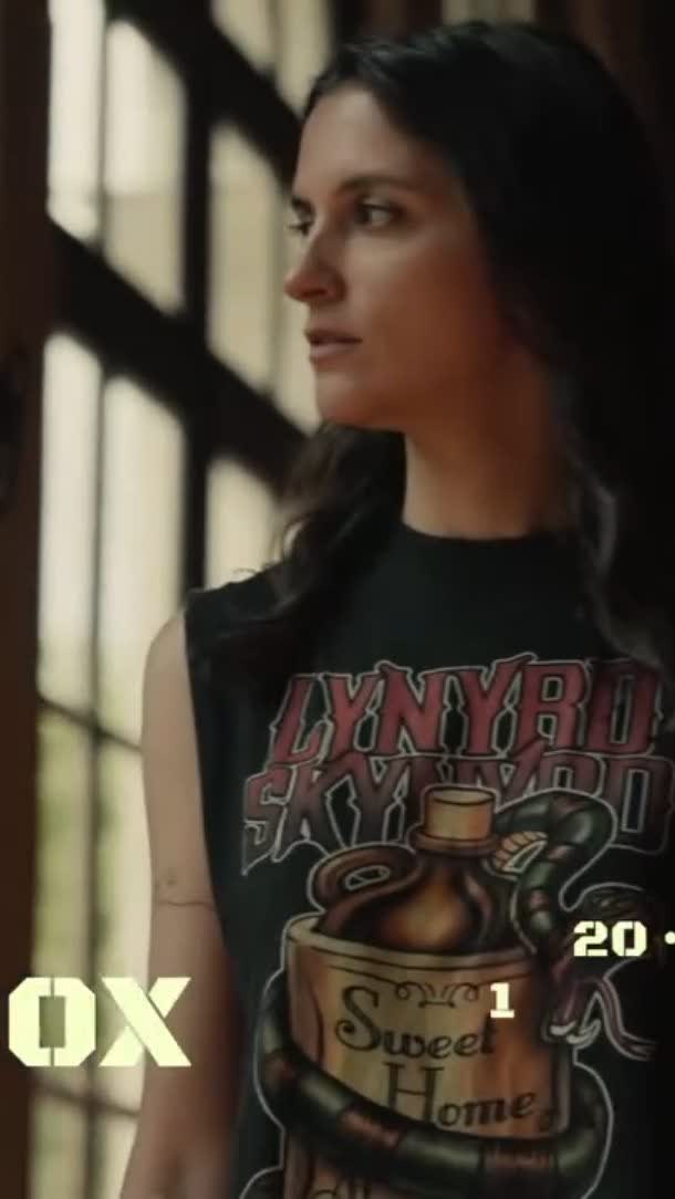 LAURA COX DE GIRA EN OCTUBRE