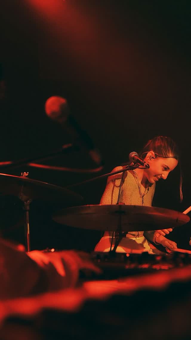 Fresh faces in jazz fusion. Abril Sauri and Alex Duato blend contemporary jazz with flamenco nuances and pop influences.