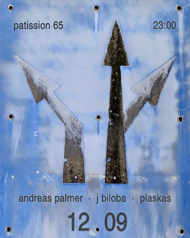 Explorative, low frequency rhythms with friends and family who lives far away from home and gather in @patision65 floor to dance through the night.
