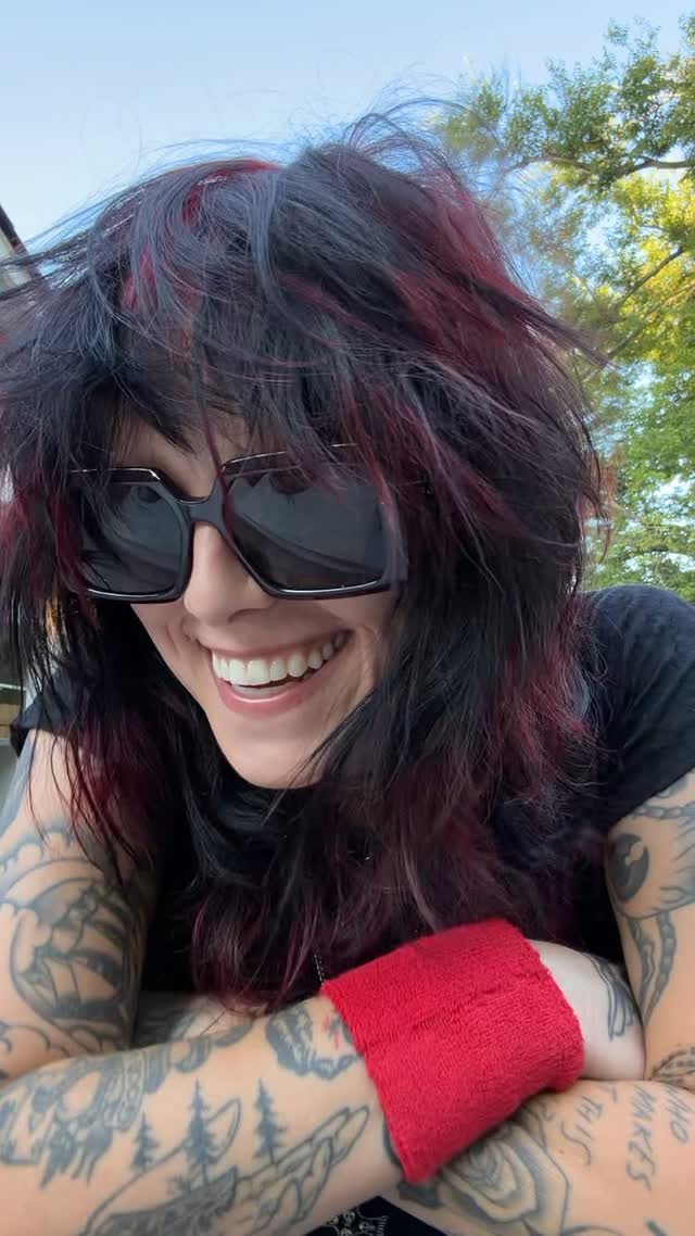 Boston! Time to get excited to see Lauren Sanderson take over Brighton Music Hall on October 18!