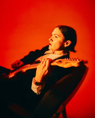 @olivejonesmusic at @smithsoldebar on november 17!