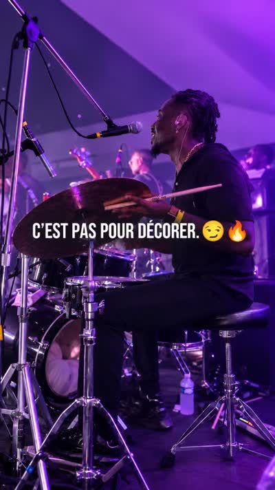 La batterie annonce la couleur... et le Guest Live n’est pas prêt.