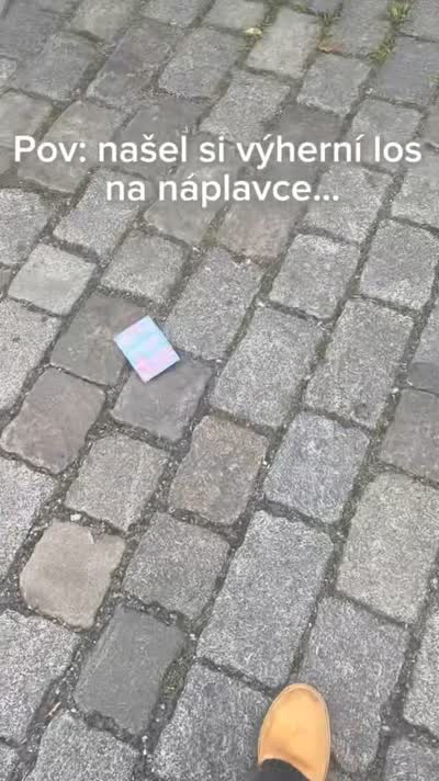 První OFFGROUND