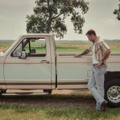 New Joe Stamm Band EP release! More Than Just Bones is out now-- be sure to give it a listen and also come out for Joe's show at The OG Basement on Thursday, October 8th. Tickets available with the link in our bio.