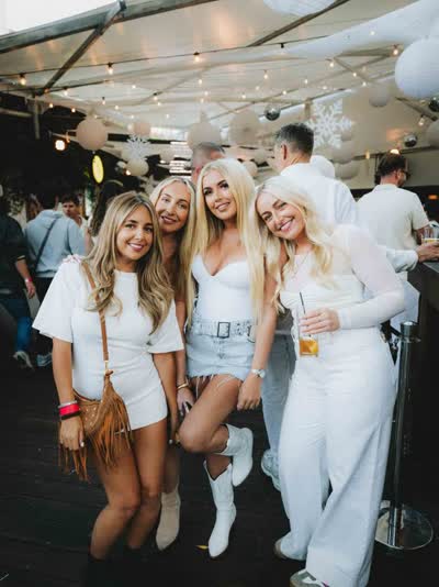 THURSDAY = APRÈS 🪩