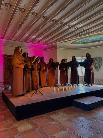 Gregorianik trifft Pop auf Burg Rabenstein