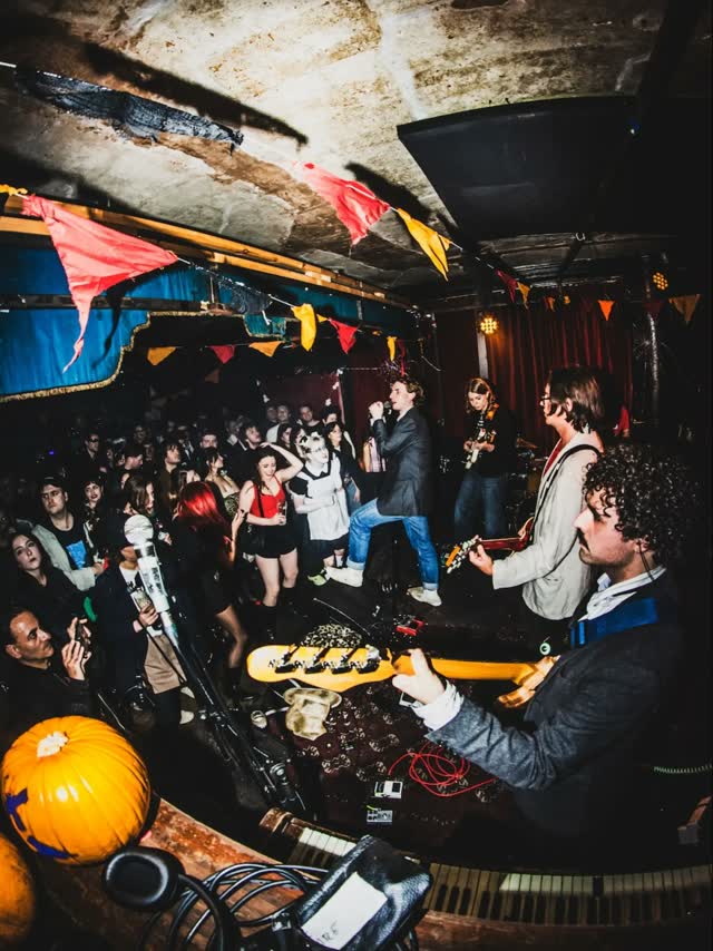 Halloweekender Sunday 1st Nov - THE STROKES tribute