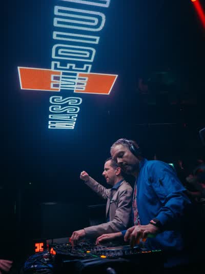 HARD HOUSE