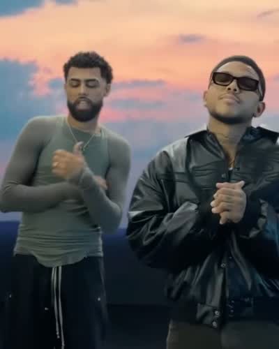 En un mes lo escucharemos completo. Nos vemos el 6 de noviembre en el Royal Center