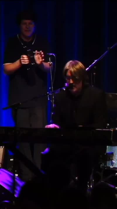 Christopher Holt Live Solo Performance