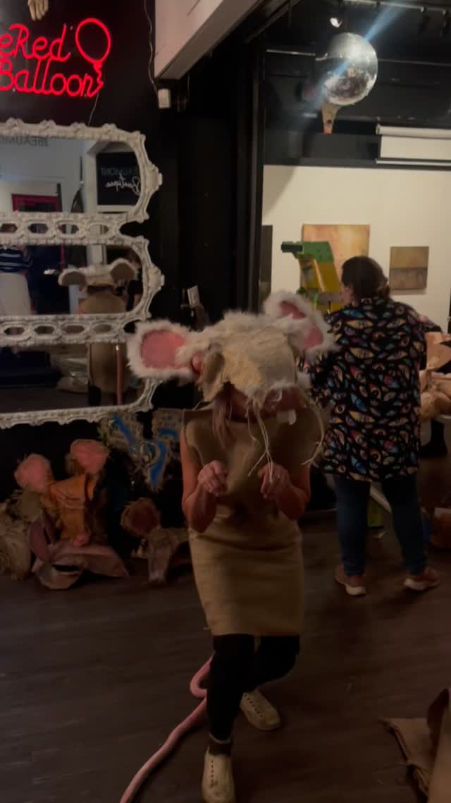 FLUSHMENT DAY / Halloween walk-through show