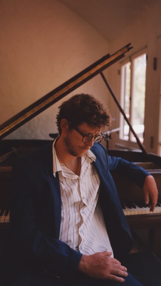 Slow down with Elijah Fox as he performs a solo set on keys inside Art Club