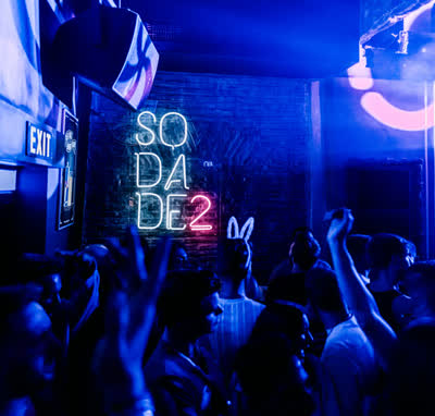 Our Sundays are warm and friendly, keeping the pop vibe all night long