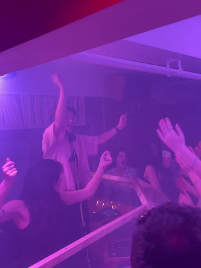 @bodegadanza marathon was hooot 🥵 12 hours, 2 nights, 1 dj and one danzing star @marekazou S/o @enterthevoigt for creating this very special place! And tomorrow we'll celebrate and make it hot again with b2b2b with @boogie_rookie_ and @enterthevoigt 🥵🥵