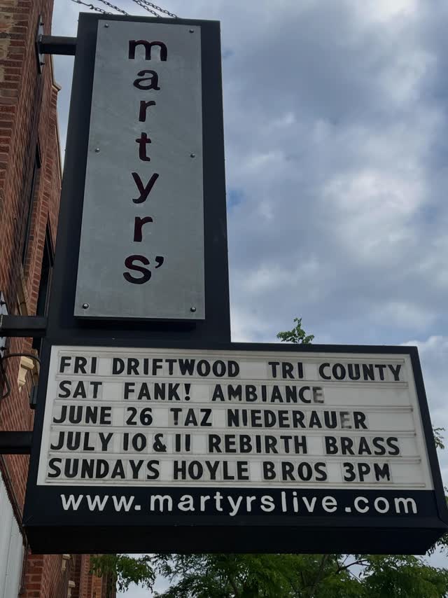 ¡COMING UP! TONIGHT: @driftwoodtheband w/ @tricountyisaband SAT: @fanktheofficial, Ambiance, Grey Morgan SUN: @hoylebrothers 3PM, @pechakucha_chicago 7PM MON: Speaking of Sex WED: @chirpsfirsttime THU: @patowenleary, @docbrownmd, @lawrence_tome_