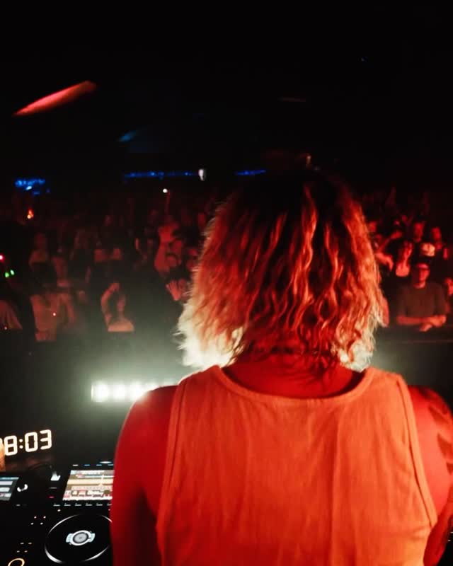 Immersive 360 show with Leossa