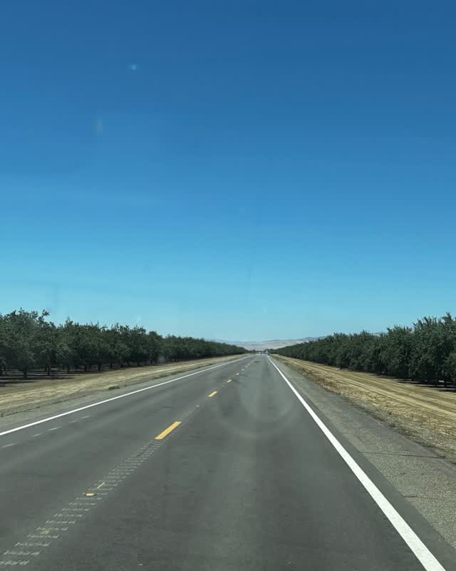 Thank you Bakersfield you were amazing and we thank you. We are heading north. San Francisco who’s going to the Brick and Mortar this Friday?