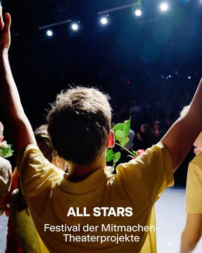 Diese Woche wird die Gaußstraße zur Festivalzone: Bei ALL STARS feiern wir die Premieren unserer Theaterprojekte und CLUBS, in denen ihr selbst auf der Bühne stehen könnt. Die Teilnehmenden bringen ihre Produktionen auf die Bühne und zeigen, woran sie das ganze Jahr gearbeitet haben.