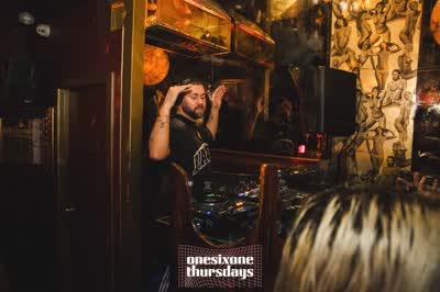 Ohh how we love having JESSE BOYD in the house! 🧡 Our first event going into Year 27, and it’s an intimate, feel-good night of mischief with the fam.