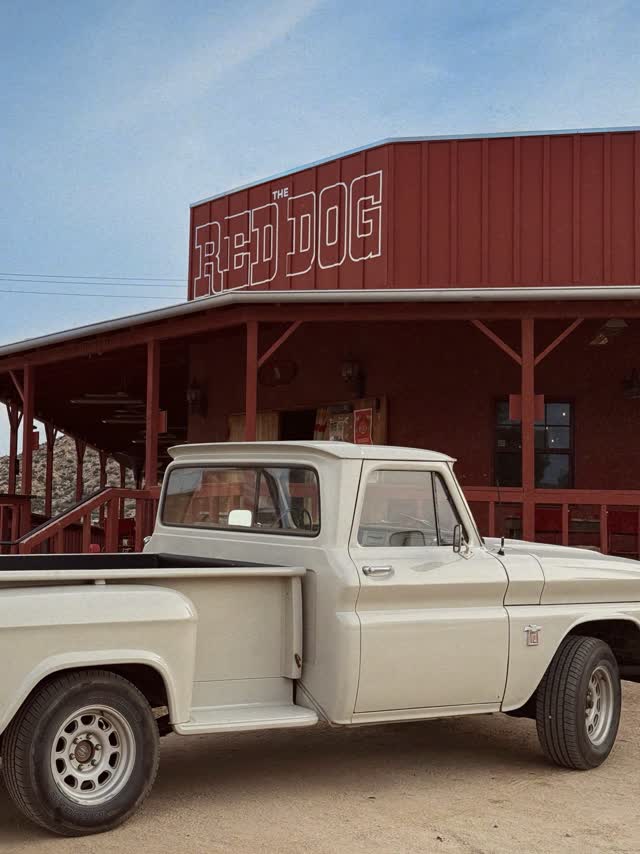 Sunday Drive Brunch with live vinyl from @kidnapkate at 11am, then we’re keeping the weekend alive tonight with honky tonk from The Mane Street Band and a special show with @thestevensonranchdavidians