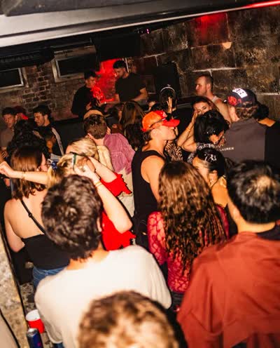 Friday’s are for Laundry / @clv.party takeover